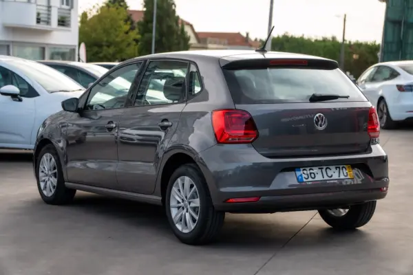 Volkswagen Polo 1.0 Confortline 8