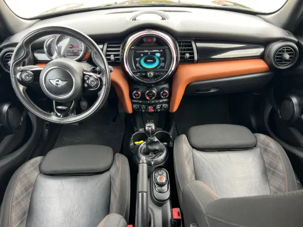MINI 5 Portas Cooper D 28
