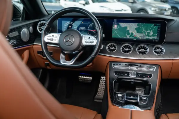 Mercedes-Benz E 220 d 4Matic 9G-TRONIC AMG Line 29