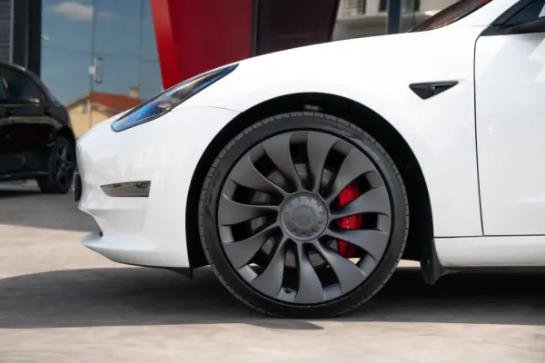 Tesla Model 3 Performance Dual Motor AWD 7
