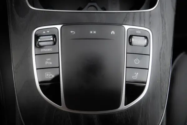 Mercedes-Benz E 300 de 4Matic 9G-TRONIC AMG Line 28