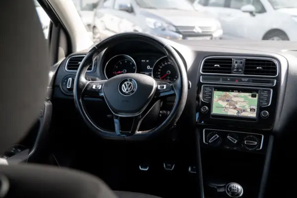 Volkswagen Polo 1.0 Confortline 26