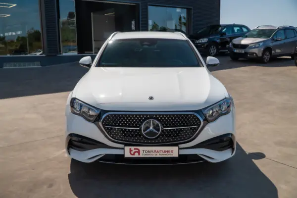 Mercedes-Benz E 300 de 44