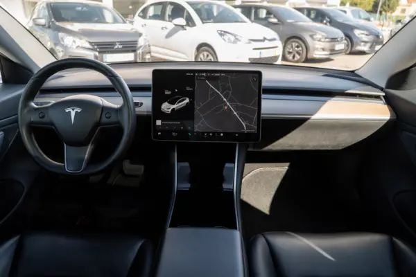 Tesla Model 3 Long-Range Dual Motor AWD 26