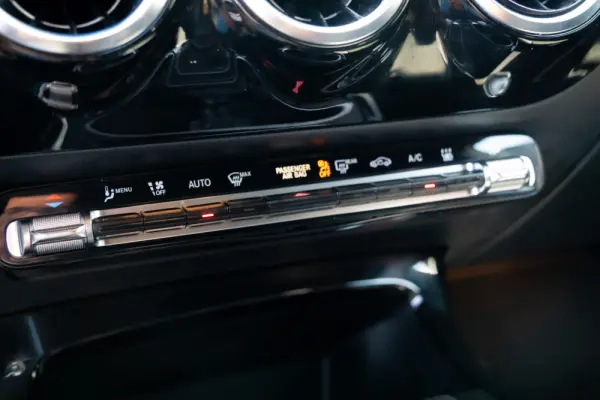 Mercedes-Benz A 250 Limousine e 8G-DCT AMG Line 23