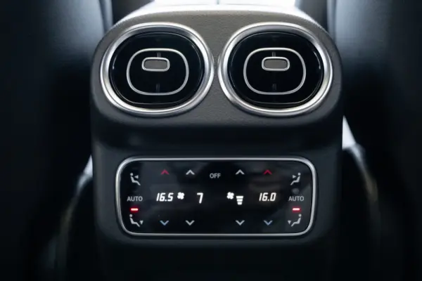 Mercedes-Benz GLC 300 de Coupe 4Matic 9G-TRONIC AMG Line Advanced 30