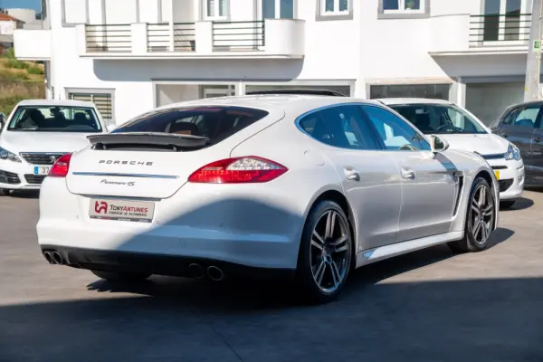 Porsche Panamera 4S PDK 4