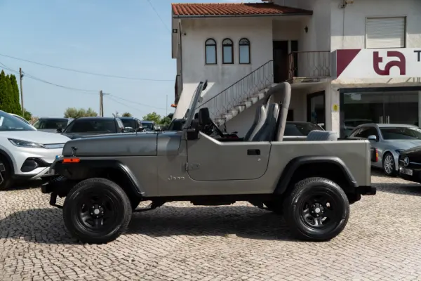 Jeep Wrangler 2.5 Sport Soft Top 8