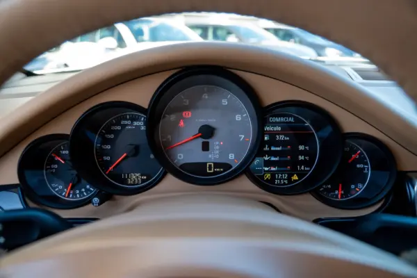 Porsche Panamera 4S PDK 17