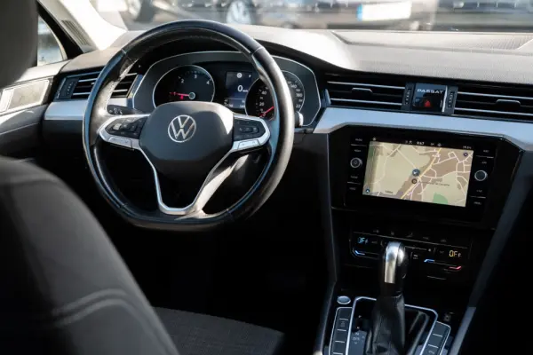 Volkswagen Passat Variant 2.0 TDI Elegance DSG 30
