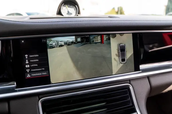 Porsche Panamera 4 E-Hybrid Platinum Edition 23