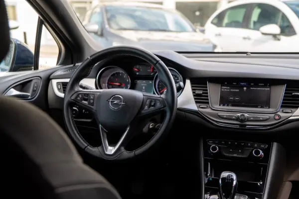Opel Astra Sports Tourer 1.2 T Elegance 29
