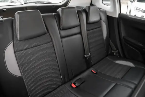 Peugeot 2008 1.2 VTi Allure 23