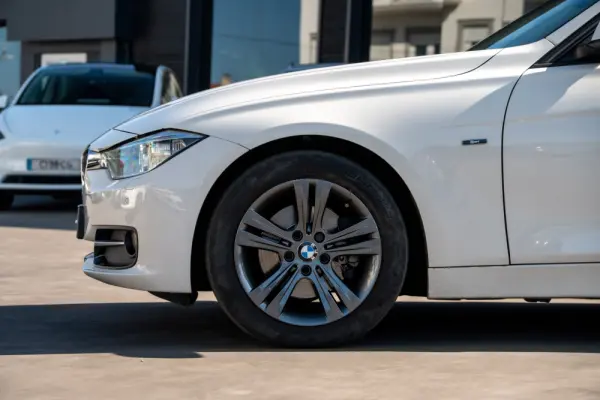 BMW 320 d Auto Line Sport 6
