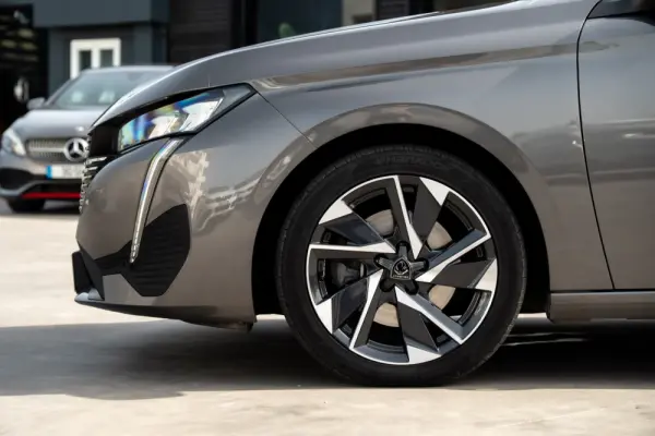 Peugeot 308 SW 1.5 BlueHDi Allure Pack 8