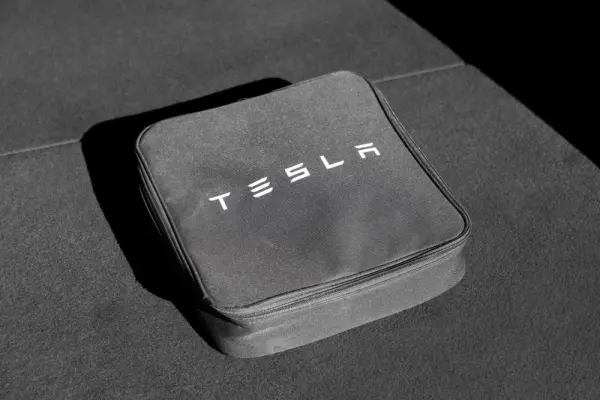 Tesla Model 3 Long-Range Dual Motor AWD 29