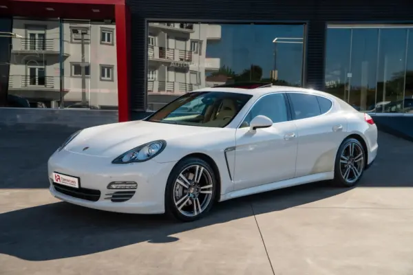 Porsche Panamera 4S PDK 2