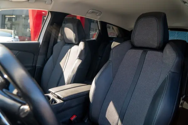 Peugeot 3008 1.6 Hybrid Allure Pack e-EAT8 24