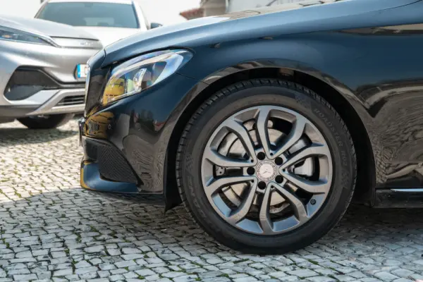 Mercedes-Benz C 200 d Avantgarde 8