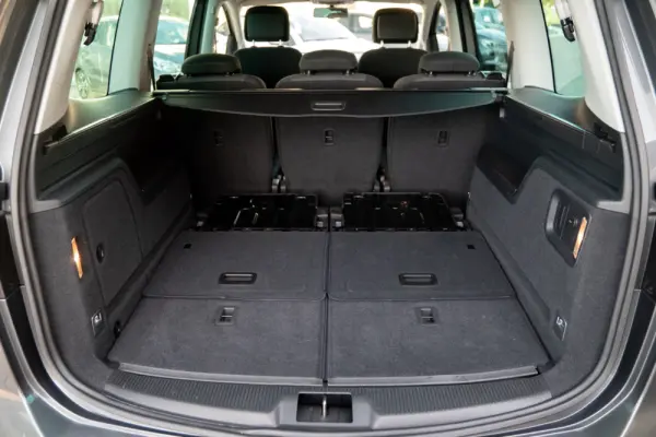 Volkswagen Sharan 2.0 TDI Confortline 32