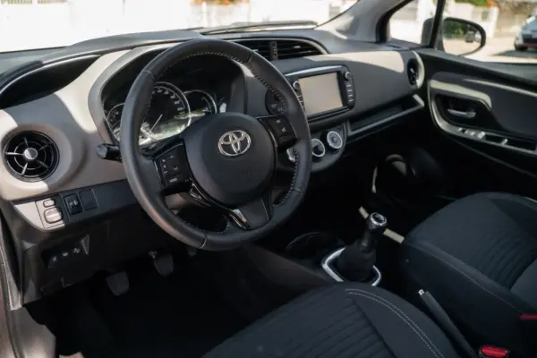 Toyota Yaris 1.0 VVT-i Comfort 2