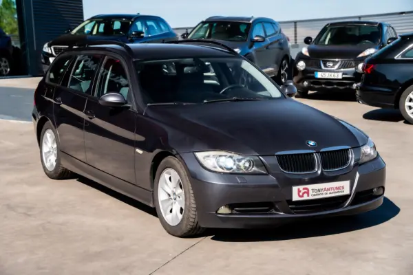 BMW 320 d Exclusive Touring 9