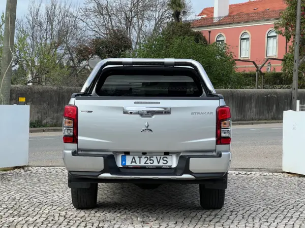 Mitsubishi L200 2.3 DI-D Strakar Space Cab Intense 4WD 5
