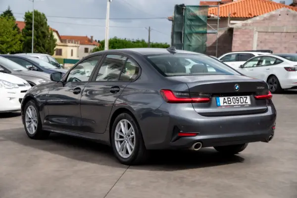 BMW 330 e Corporate Edition Auto 7
