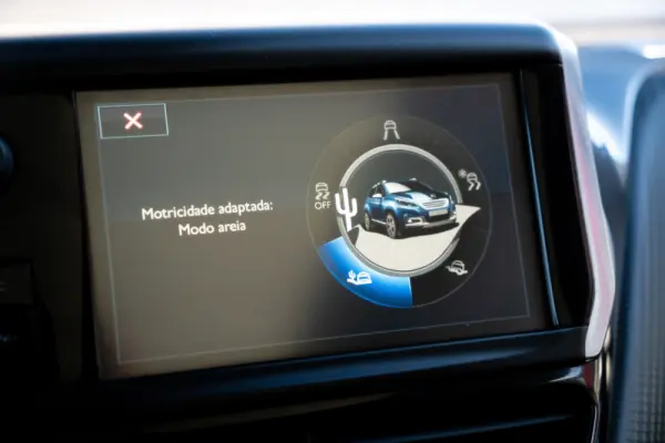 Peugeot 2008 1.6 BlueHDi Allure 22