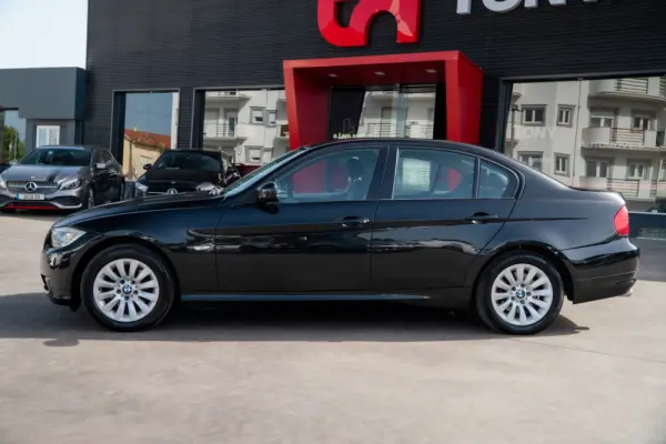BMW 318 d Line Sport 8