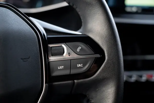 Peugeot 2008 1.2 PureTech Allure 18