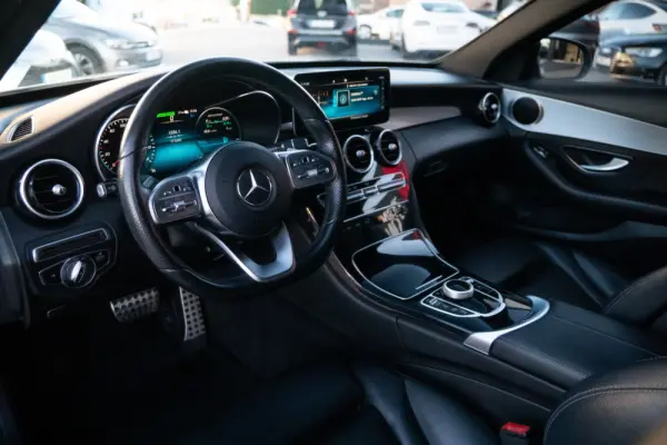 Mercedes-Benz C 300 de AMG Line 2