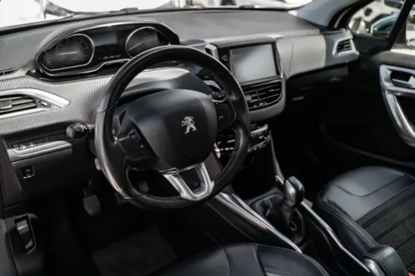 Peugeot 2008 1.2 VTi Allure 2