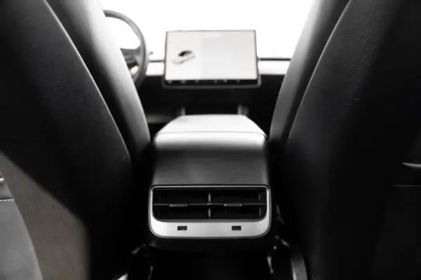 Tesla Model 3 Long Range AWD Dual Motor Performance 16