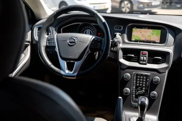 Volvo V40 Cross Country 2.0 D3 Momentum 26