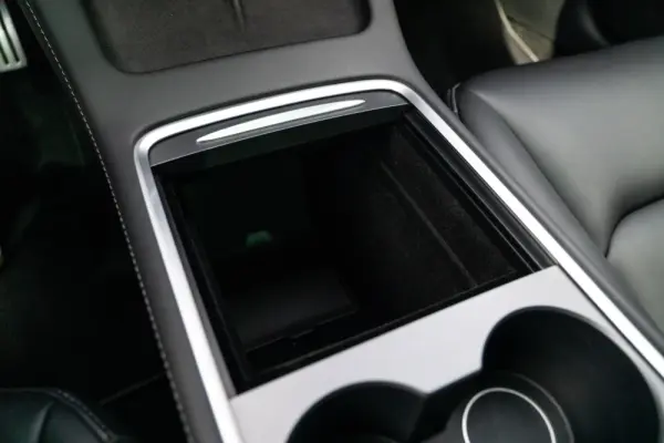 Tesla Model 3 Performance Dual Motor AWD 18