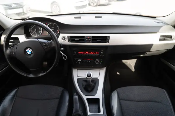 BMW 318 d Line Sport 5