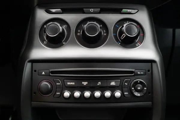 Citroen C3 1.2 PureTech Feel 18