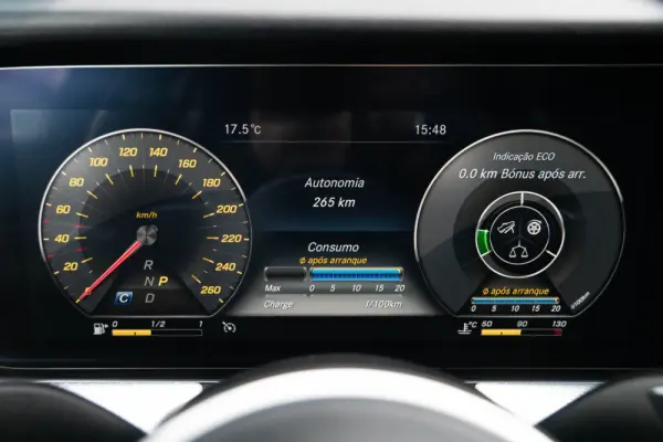 Mercedes-Benz E 220 d Avantgarde+ 28