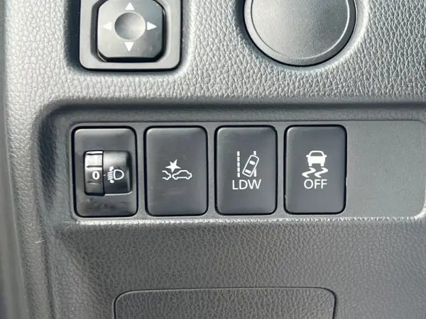 Mitsubishi L200 2.3 DI-D Strakar Space Cab Intense 4WD 26