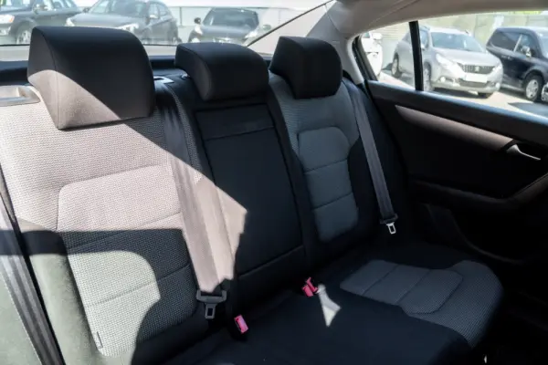 Volkswagen Passat 1.6 TDI Confortline 20