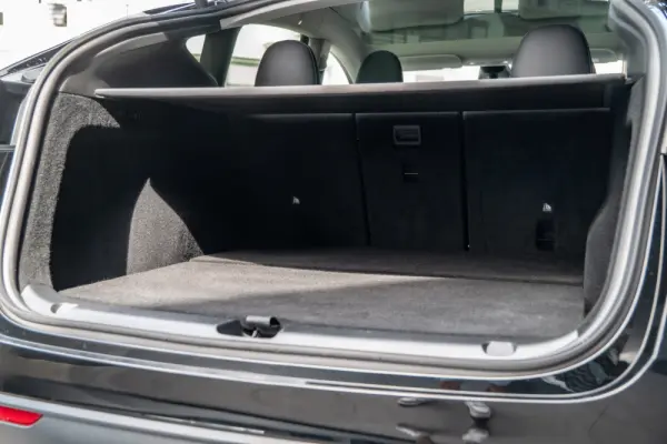Tesla Model Y Performance Dual Motor AWD 32