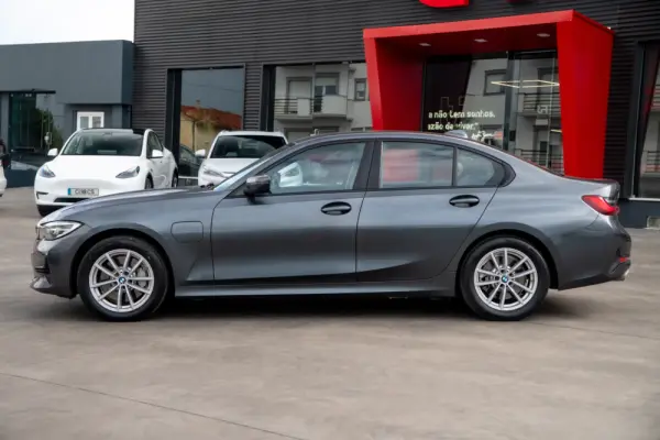 BMW 330 e Corporate Edition Auto 4