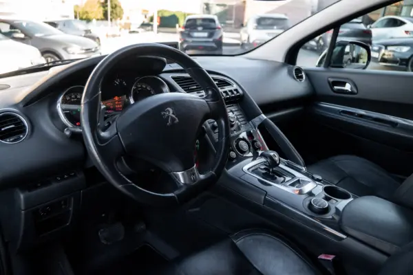 Peugeot 3008 2.0 HDi Hybrid4 3