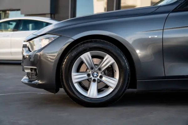 BMW 318 d Line Modern 8