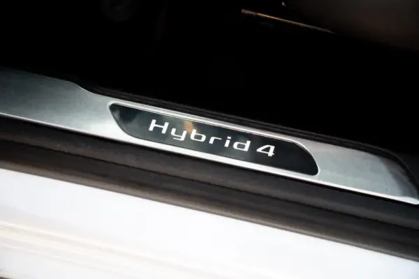 Citroen DS5 2.0 HDi Hy4 So Chic CMP6 102g 26
