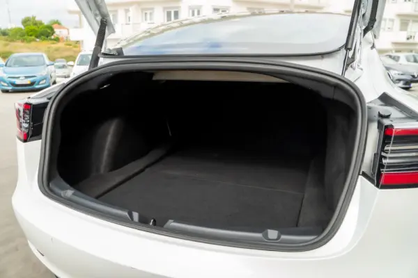 Tesla Model 3 Standard Range Plus RWD 20