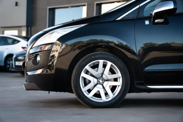 Peugeot 3008 2.0 HDi Hybrid4 7