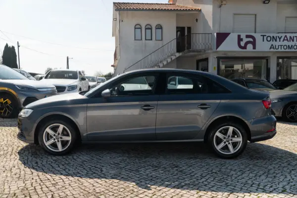 Audi A3 Limousine 30 TDI Design 5