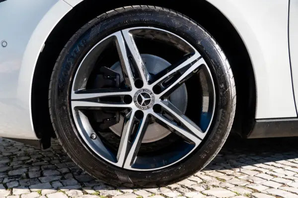 Mercedes-Benz A 250 Limousine e 8G-DCT Style 9